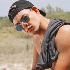 Meet your Posher, Simon p